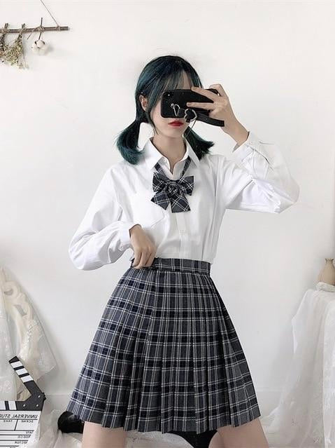 Pleated skirt school student