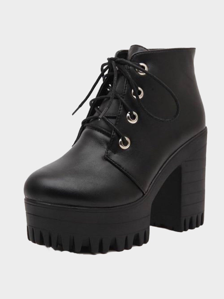 black grunge heel platform boots with round laces